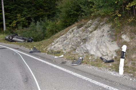 Trogen Ar Nach Selbstunfall Auf Dem Dach Gelandet Polizeinews Ch