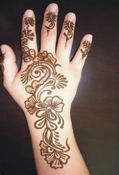 15 Simple Mehndi Designs for Kids | Guide Patterns