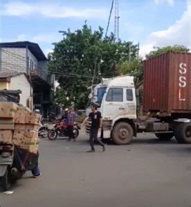 Kecelakaan Di Jakarta Utara Hari Ini November Sebuah Truk