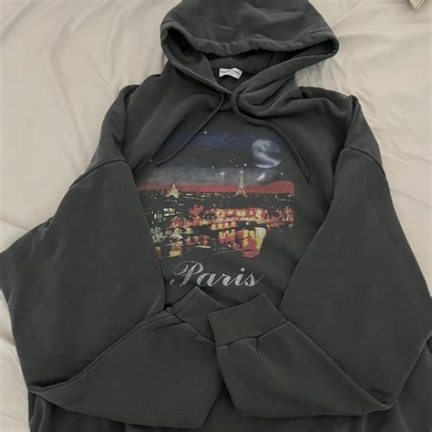 Balenciaga Paris hoodie FEMME VERSION Fits pretty... - Depop