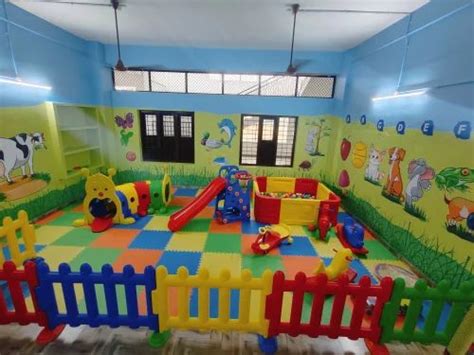 Multicolor Plastic PLAY SCHOOL ACTIVITY TOYS, Child Age Group: 4-6 Yrs ...