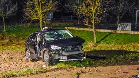 Heftiger Frontal Crash bei Schwaigern Trümmerfeld und drei Verletzte