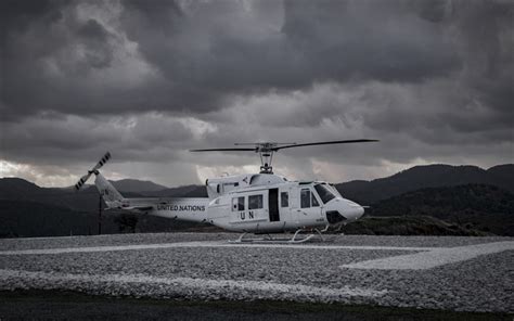 Descargar fondos de pantalla bell uh 1 iroquois helicóptero americano