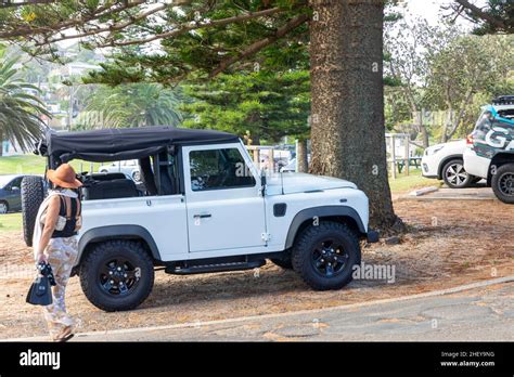 White Land Rover Defender Hi Res Stock Photography And Images Alamy