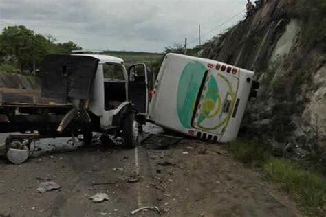 Video Terrible Colisión Deja Una Persona Muerta Y Varios Heridos En Carretera A Olancho