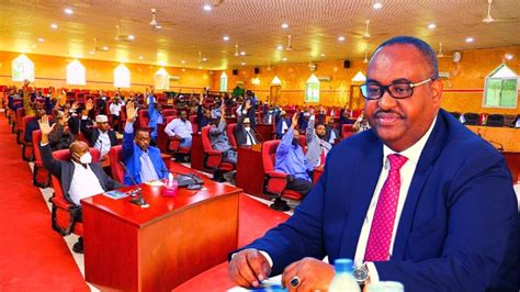 Daawo Xildhibaanada Puntland Oo Kaso Yeeray Hadal Kanixiyay Aaran Jaan