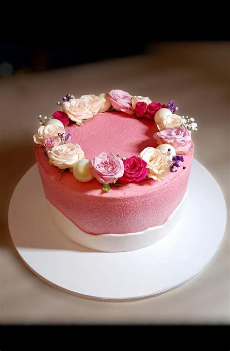 Romantic cake - Decorated Cake by lucka1111 - CakesDecor