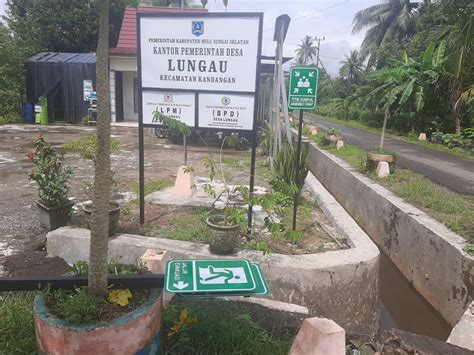 Pemasangan Rambu Jalur Evakuasi