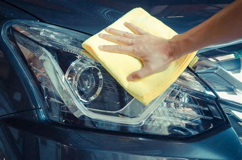 How to Clean Car Headlights: DIY Tips and Tricks | CarHub Automotive Group