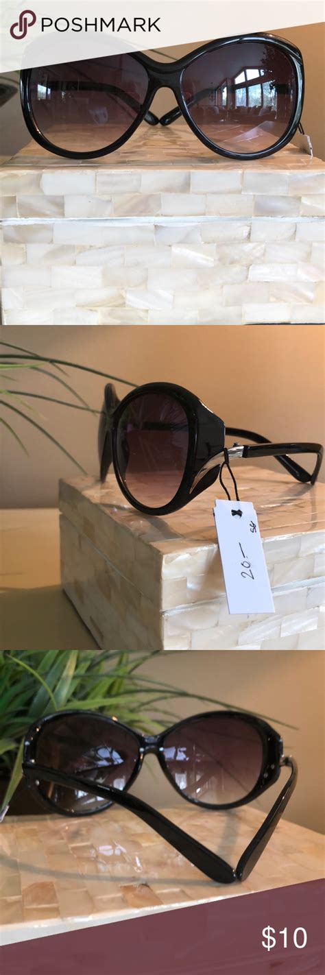 Black Frame Sunnies With Silver Accent Nwt Boutique Accessories