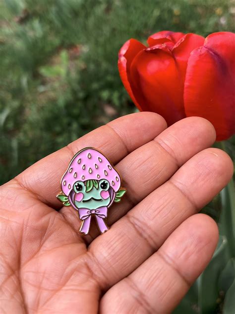 Strawberry Frog And Sakura Frog Pins Miss Candyholic