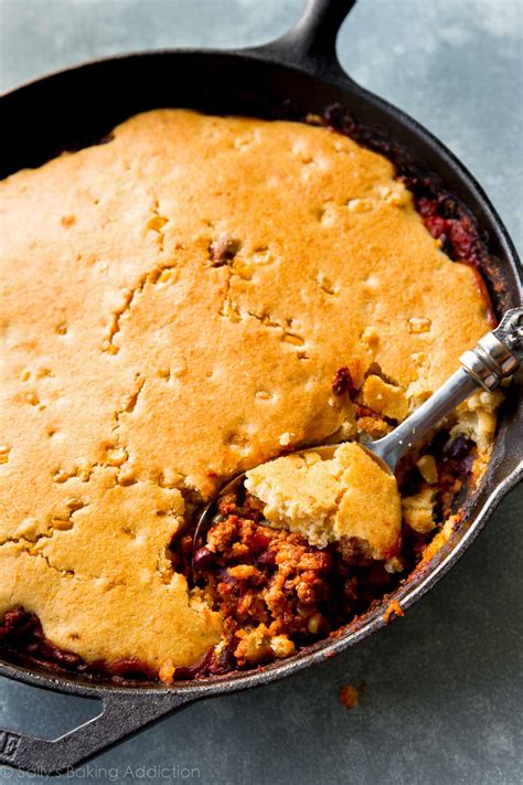 Cornbread Topped Skillet Chili Sallys Baking Addiction