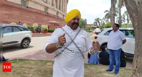 Suspended Aap Mp Sushil Kumar Rinku Stages Chained Protest At