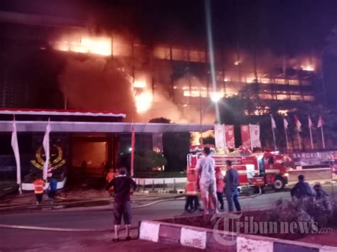 Gedung Kejaksaan Agung Ri Terbakar Hebat Foto 19 1855682