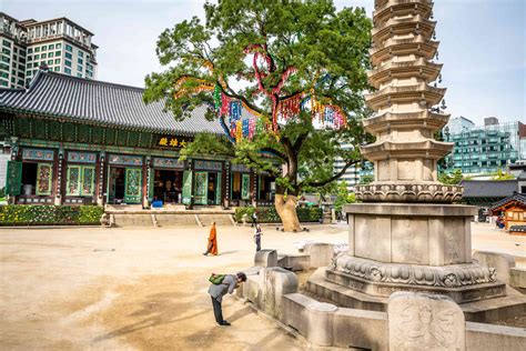 Amazing Temples to See in Seoul