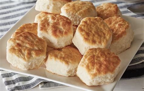 Delish Cracker Barrel Biscuits Recipe - TheFoodXP