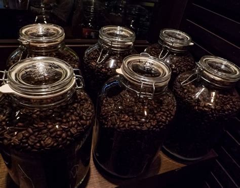 Coffee Bean Storage: 8 Important Questions about storing coffee - Answered!