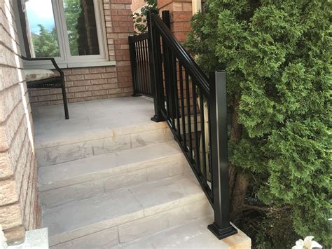 Cambridge On Aluminum Railings And Column Systems Waterloo Railings