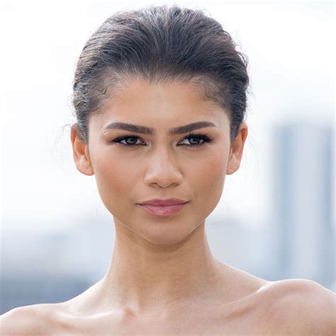im  feeling zendayas naturally curly lob glamour uk
