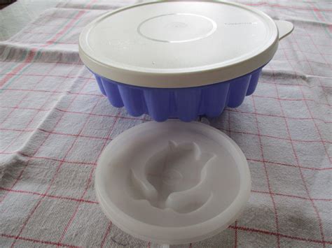 Tupperware Moule Petite Couronne Violet EBay