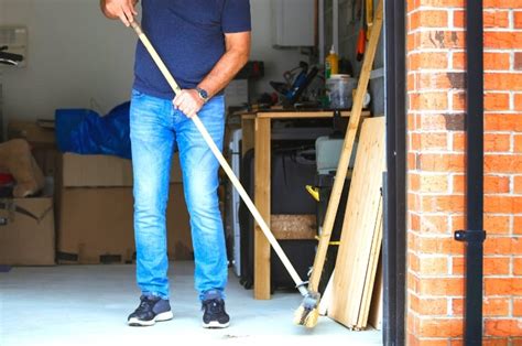 How To Install An Epoxy Garage Floor Coating In 9 Easy Steps