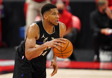 Giannis Antetokounmpo Named All Star Starter Fm Am The Zone