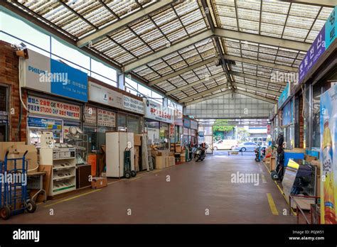 Yongsan Electronics South Korea Hi Res Stock Photography And Images Alamy