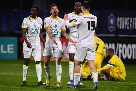 FC Nantes Les Canaris Accueilleront Laval Ligue 2 En 16es De Finale