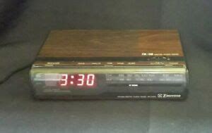 Vintage Emerson AK2700K FM/AM Digital Alarm Clock Radio - Wood Grain ...