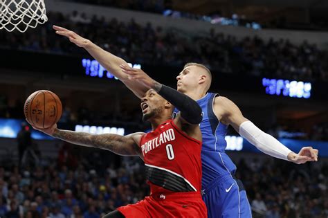 Lillard's late layup sends Trail Blazers past Mavs 121-119 | AP News