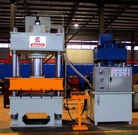 200 Ton Mild Steel Four Pillar Hydraulic Press Capacity 200 Tons At