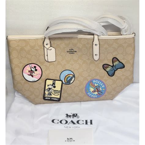 Coach 新品 未使用 Coach コーチトートバッグ ディズニー カーキホワイトの通販 By のののちゃん。s Shop｜コーチならラクマ