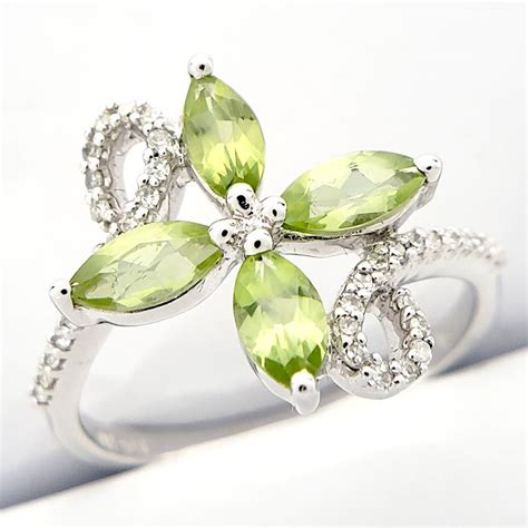 Kt White Gold Ring Ct Peridot Diamonds Catawiki