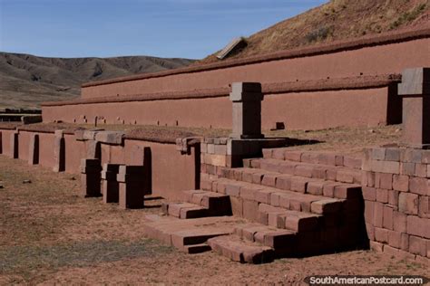 La Pirámide De Akapana Al Tiahuanaco Ruinas Foto De Bolivia