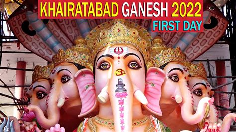 Khairatabad Ganesh Idol Khairatabad Ganesh St Day Pooja India