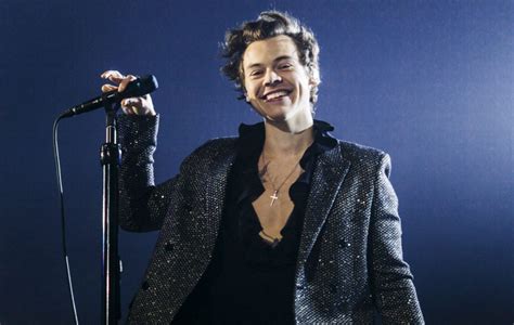 Harry Styles “lights Up” Single Review