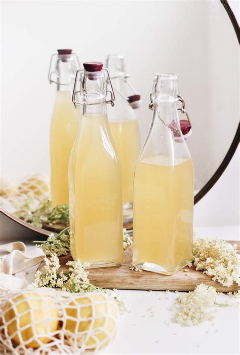 Refreshing Homemade Elderflower Cordial | Pint Sized Beauty