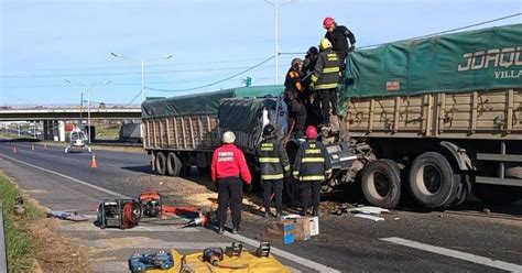 Un camionero murió en un triple choque en Circunvalación de Rosario