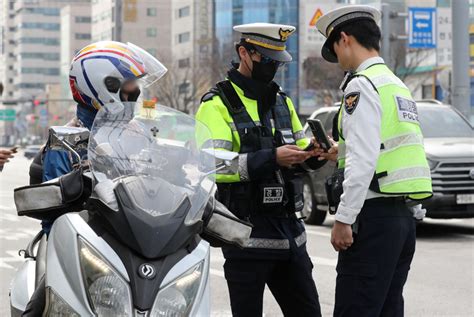 단속카메라 지났다고 안심은 금물 무법질주 오토바이 잡는다 세계일보