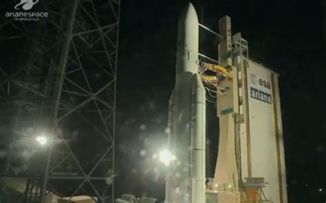 Ariane D Colle Avec Deux Satellites Son Bord Vid O Etrange Et