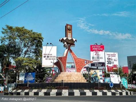 Sejarah Dibentuknya Monumen Atau Tugu Adipura Di Perempatan Bunderan