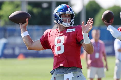 Giants Daniel Jones Reveals Offseason Neck Surgery