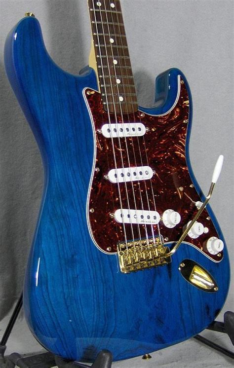 Fender Deluxe Player S Strat Transparent Sapphire Blue On Ash Body