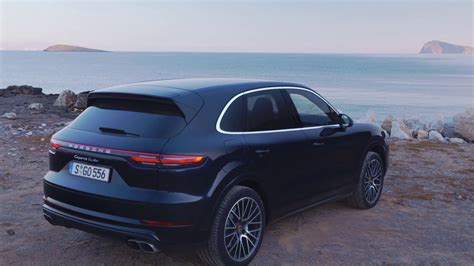 Porsche Cayenne Turbo Design In Moonlight Blue Metallic