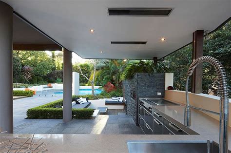 Modern Outdoor Kitchen Ideas