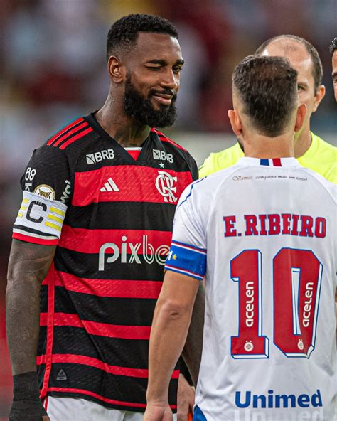 Flamengo vence o Bahia gol no fim e assume a liderança do