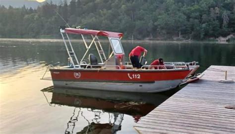 Cade Dal Materassino Nel Lago Morto A Vittorio Veneto Disperso 20enne