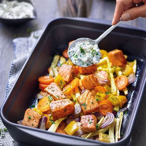 Groenten uit de oven met zalm en kruidencrème Gezonde Recepten WW