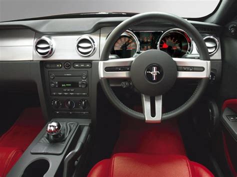 2005 ford mustang interior photos