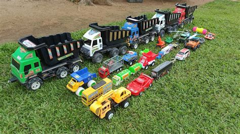 Mobil Truk Panjang Penuh Mainan Buldozer Mobil Derek Mobil Dump Truk